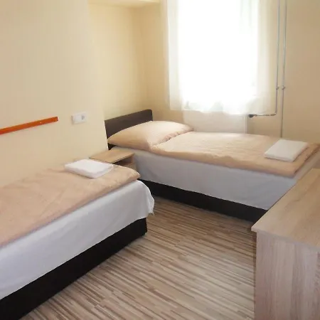 Bed and breakfast Aba Panzió